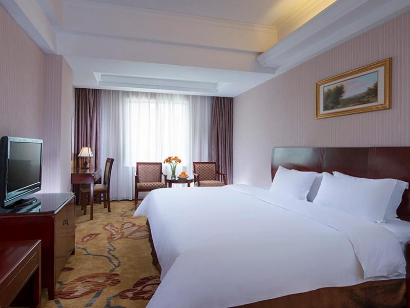 Vienna Hotel Shenzhen Yinhu Bus Station Exterior photo